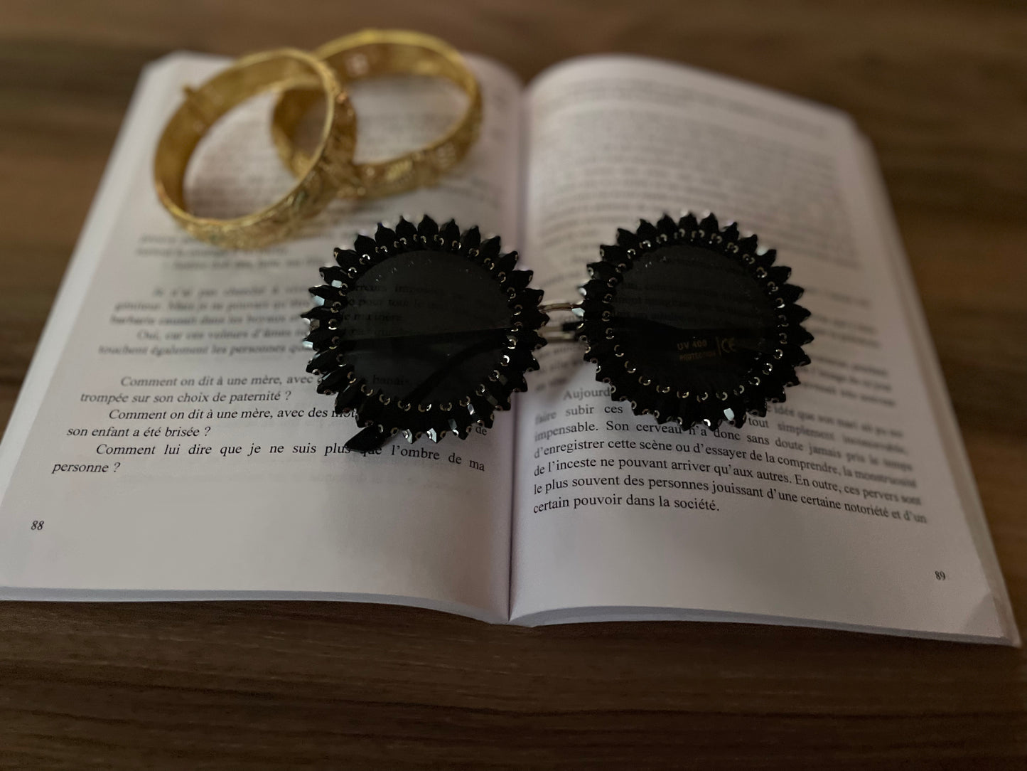Lunette de soleil ronds incrustrées de diamants
